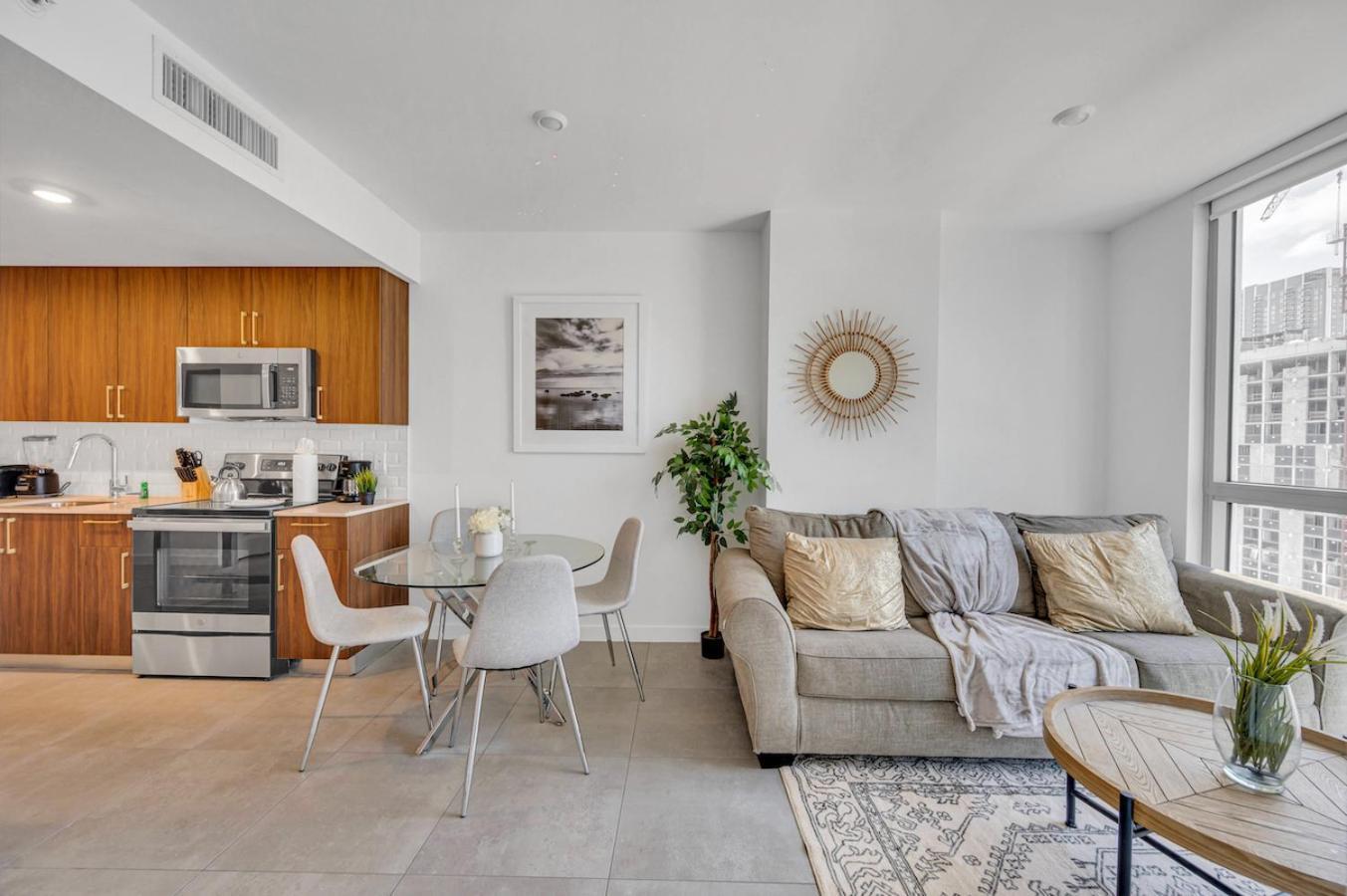 Beautiful Unit With Amazing View & Free Parking Apartment Маями Екстериор снимка