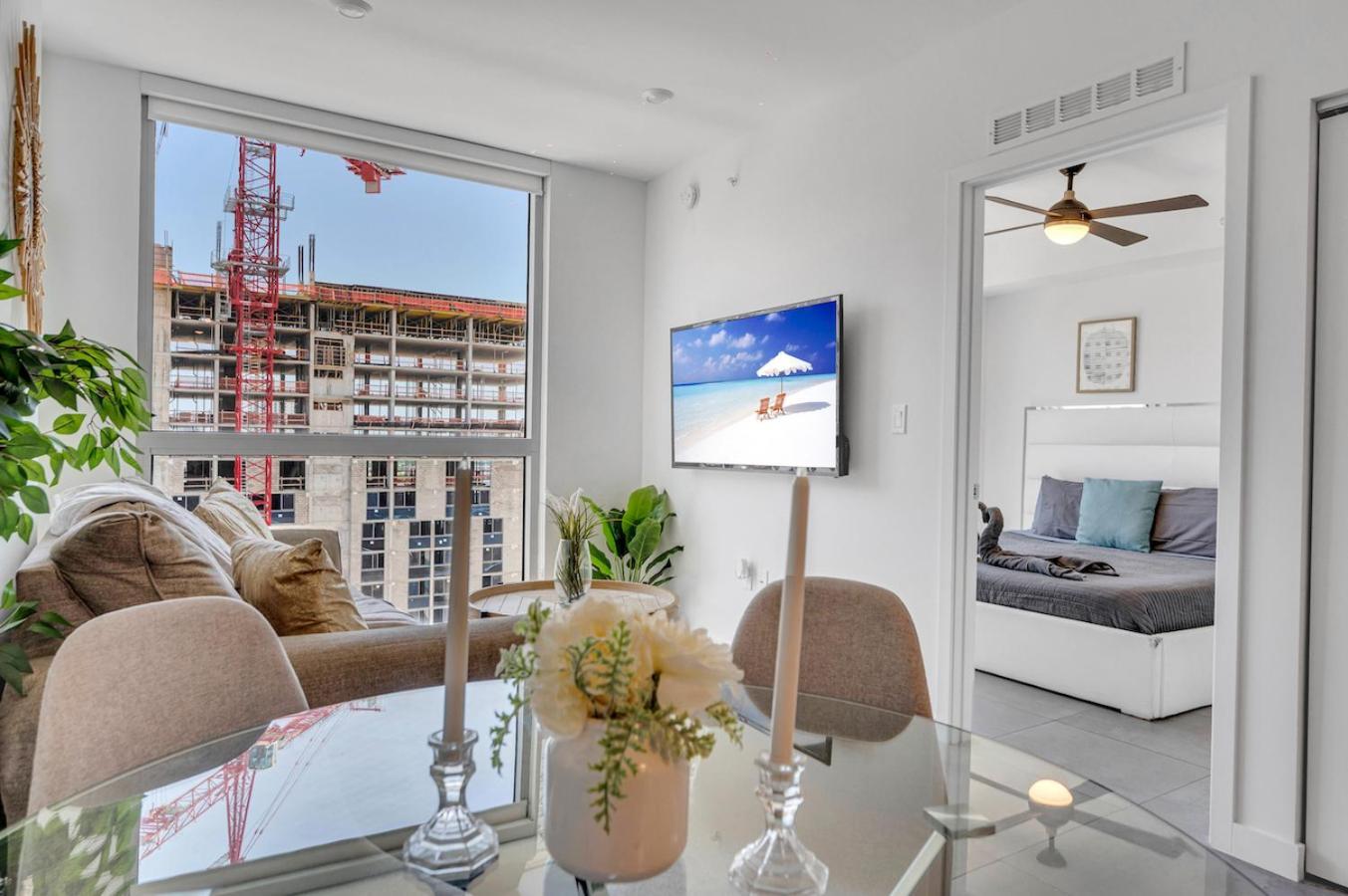 Beautiful Unit With Amazing View & Free Parking Apartment Маями Екстериор снимка